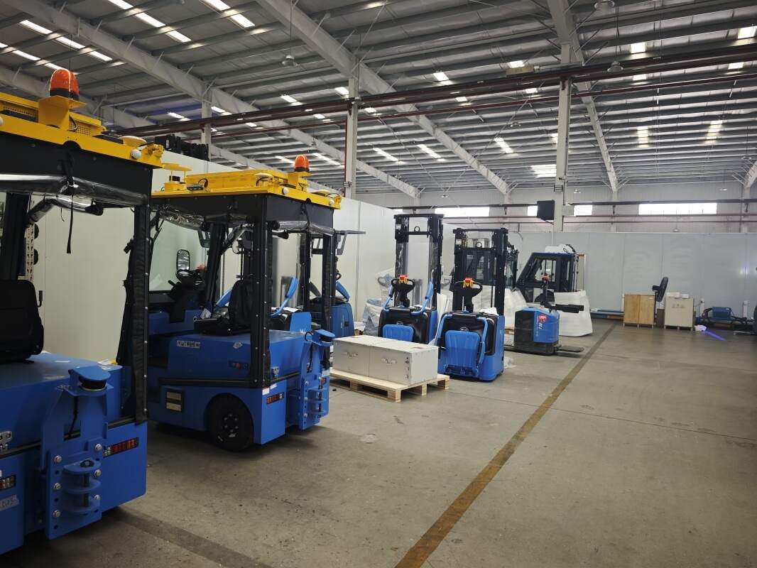 How electric counterbalance forklifts support cargo turnover inside beverage-pro