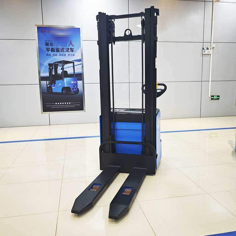 Integrated lithium forklift design versus retrofitted lithium conversion kits comparison(figure1) Integrated lithium forklift design versus retrofitted lithium conversion kits comparison(figure1)