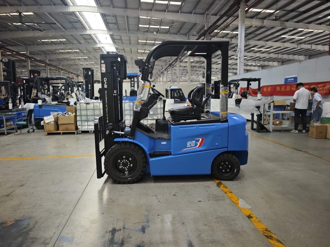 Operator guidance for electric forklift winter and cold-season operation(figure1)