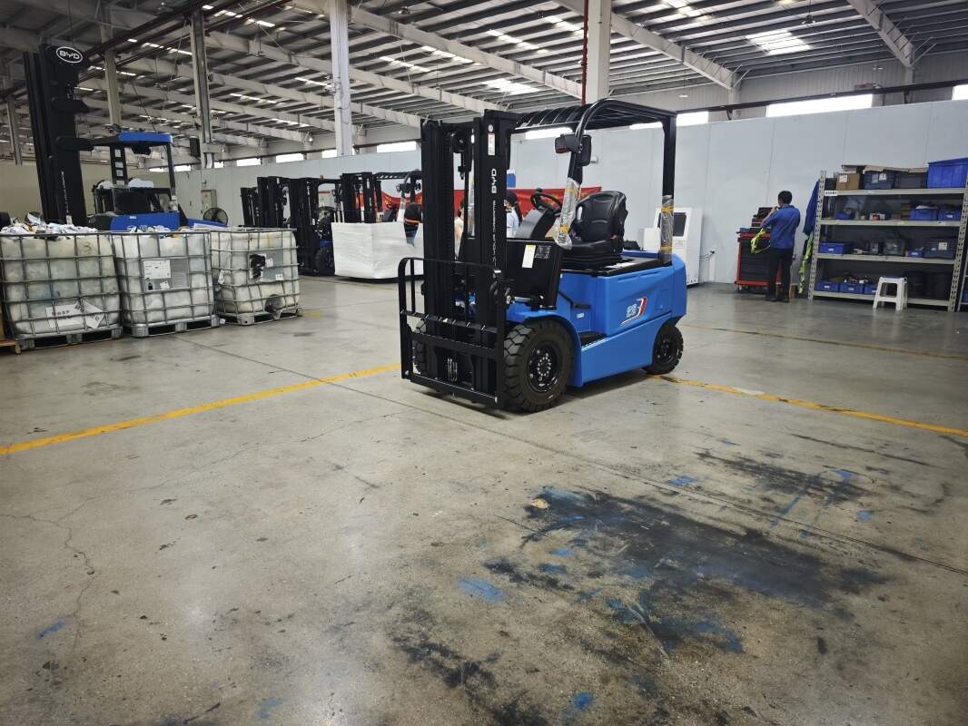 Electric forklift operator eye-protection and visibility rules in dusty zones(figure1)