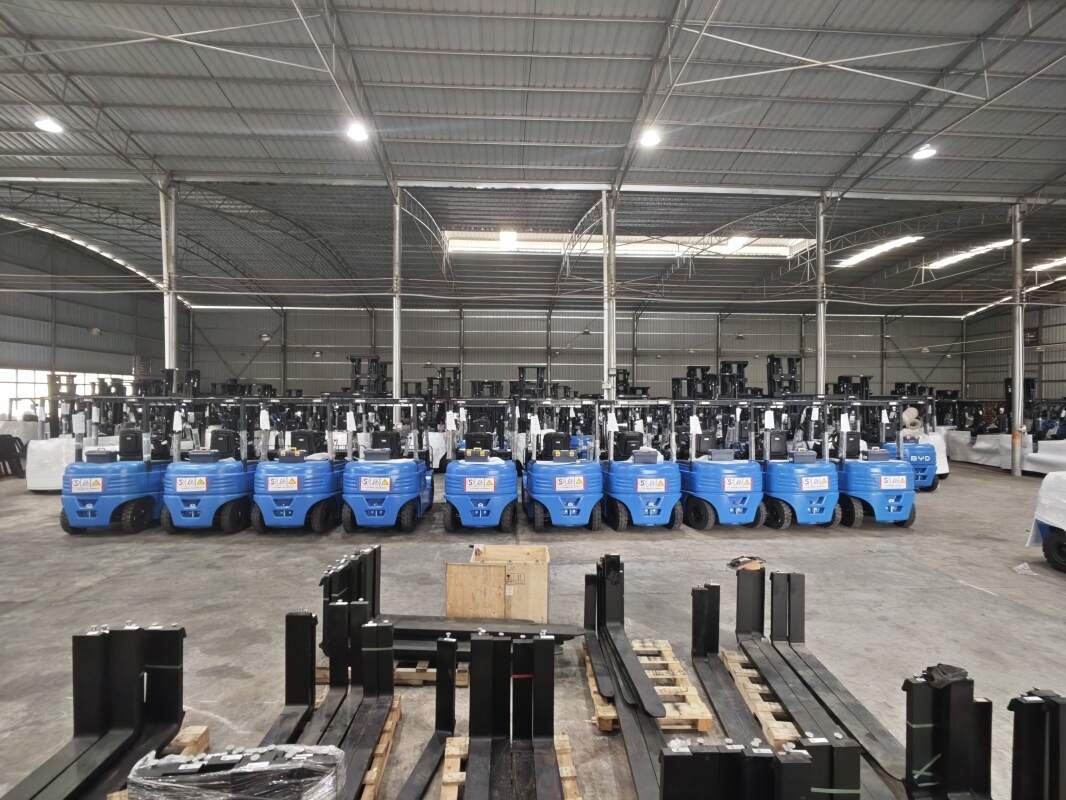 Operator platform dimension parameters for stand-on electric pallet truck comfort assessment(figure1)