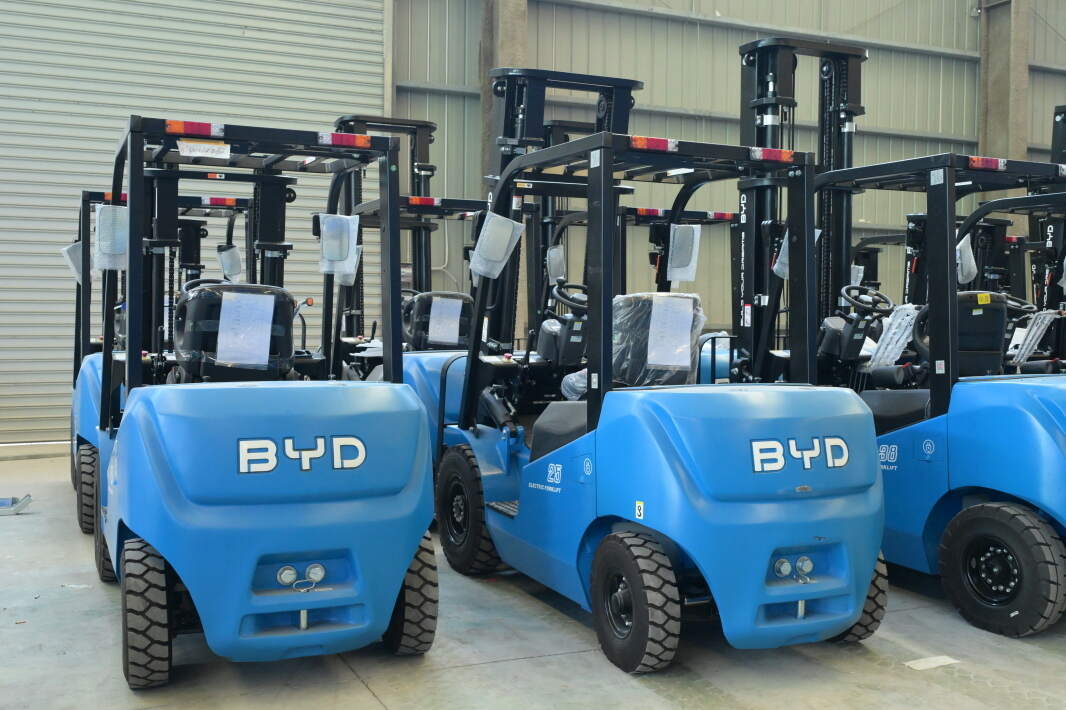 Application-analysis for electric counterbalance forklifts at tyre-warehouse-lar