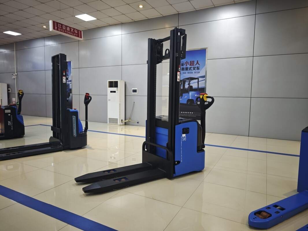 Application guidance for compact electric forklifts working within limited-heigh
