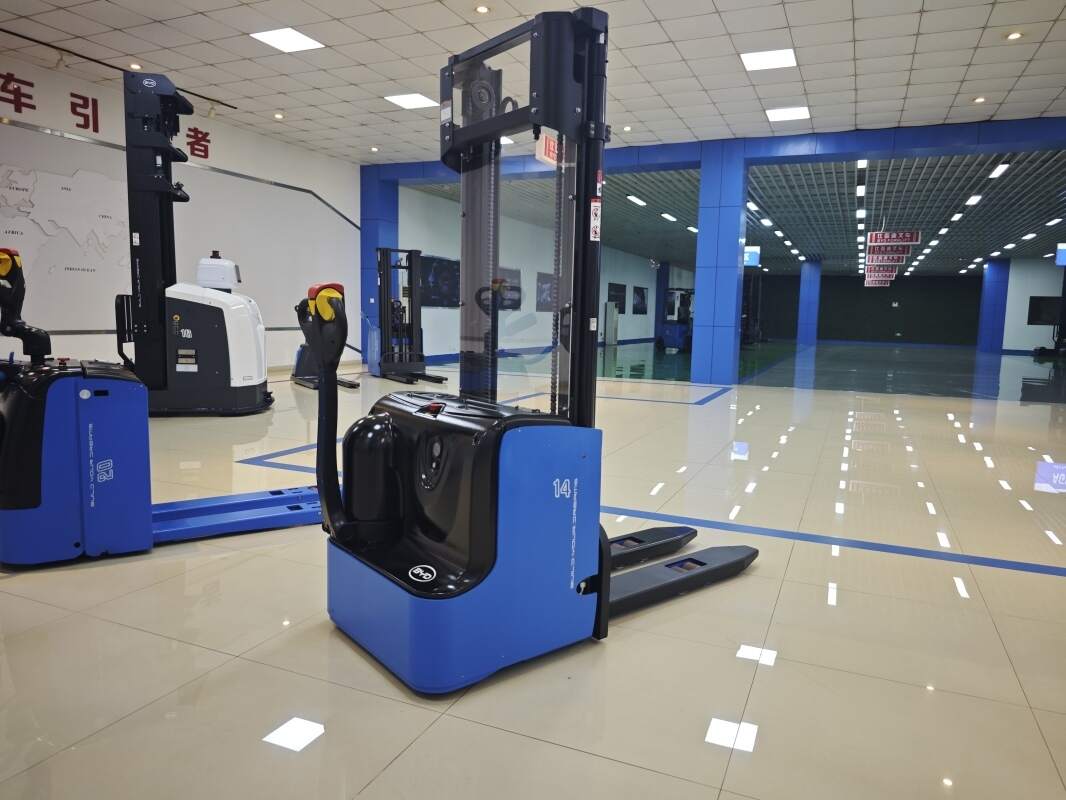 Electric pallet truck control-response practice for beginner operators(figure1)