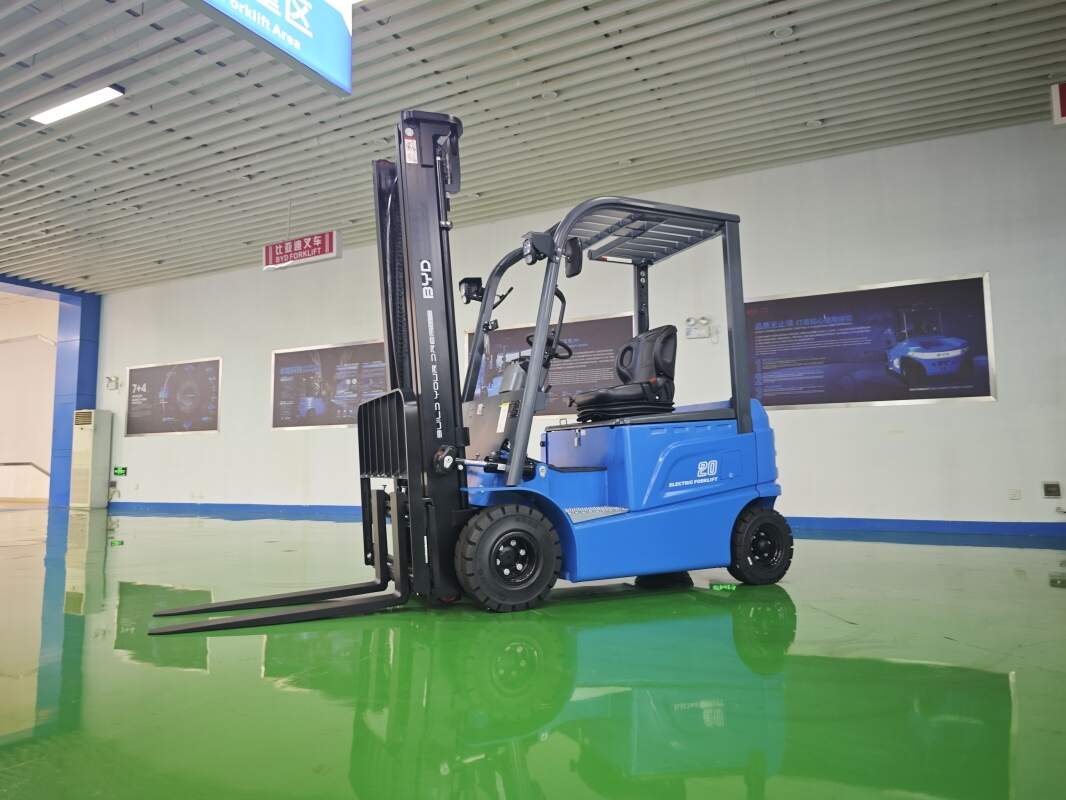 Trends in electric forklift operator-interface simplification(Figura1)
