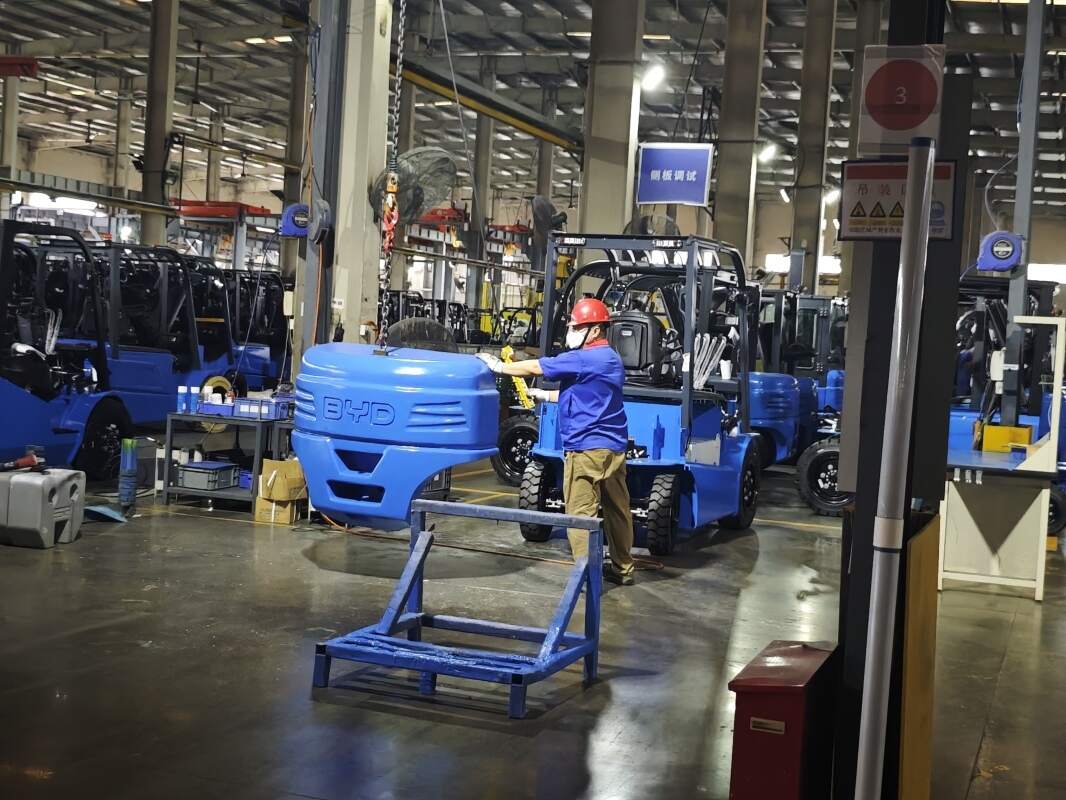 How Long Do Pallet Truck Batteries Last? Lifespan and Care(图1)