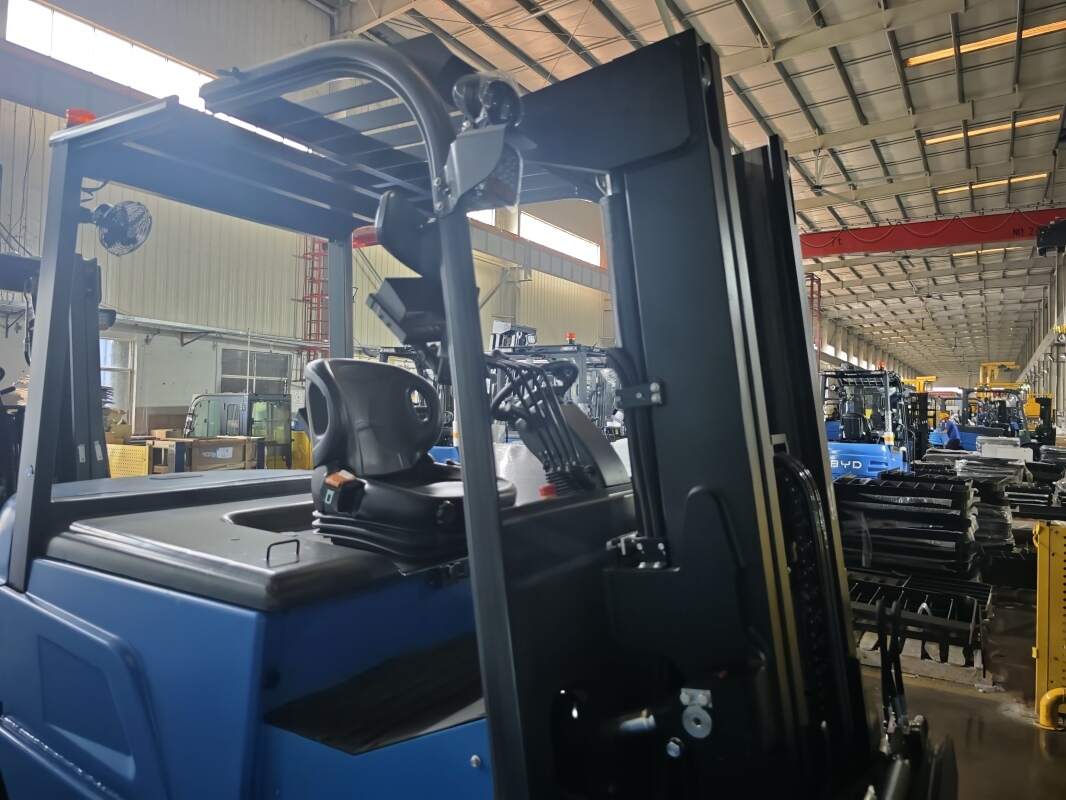 Consideraciones de adquisición para carretillas elevadoras industriales eléctricas a prueba de explosiones(Figura1)