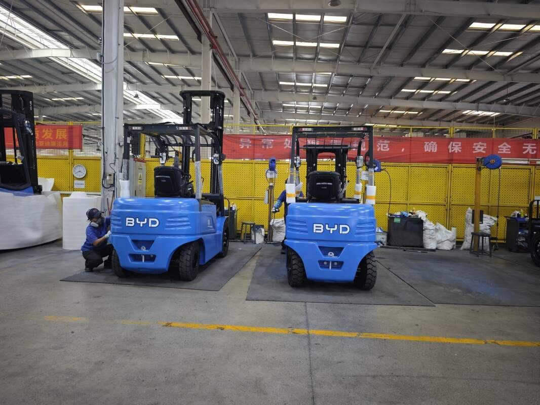 How to train operators on electric forklift emergency procedures(figure1)