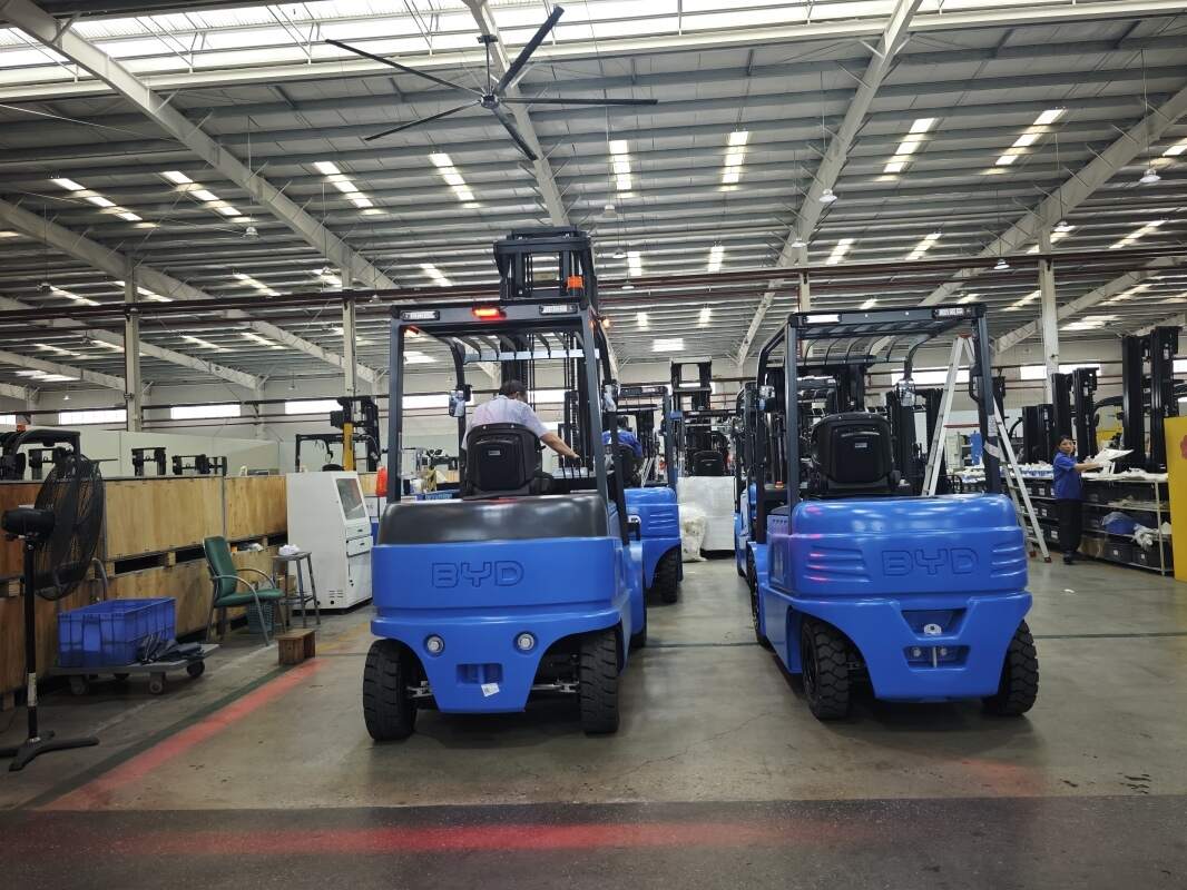 Reducing Bent Postures With Low-Level Pallet Handling(figure1)