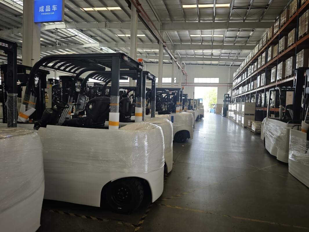 Forklift load-capacity signage requirements for electric counterbalance units(figure1)