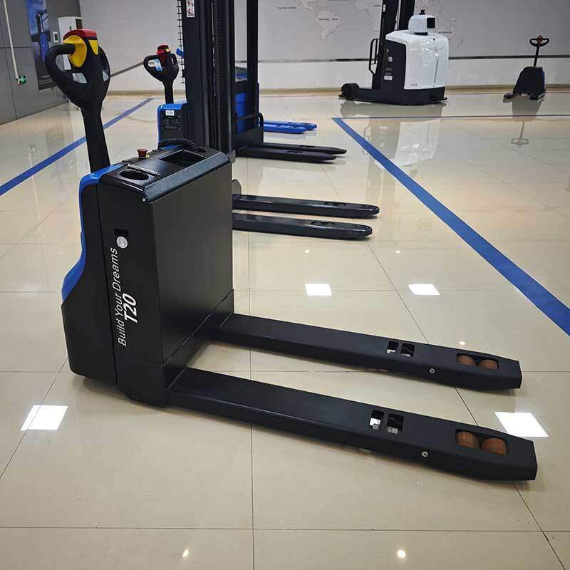 Rated load versus actual usable load for lithium-ion forklifts with high-elevati