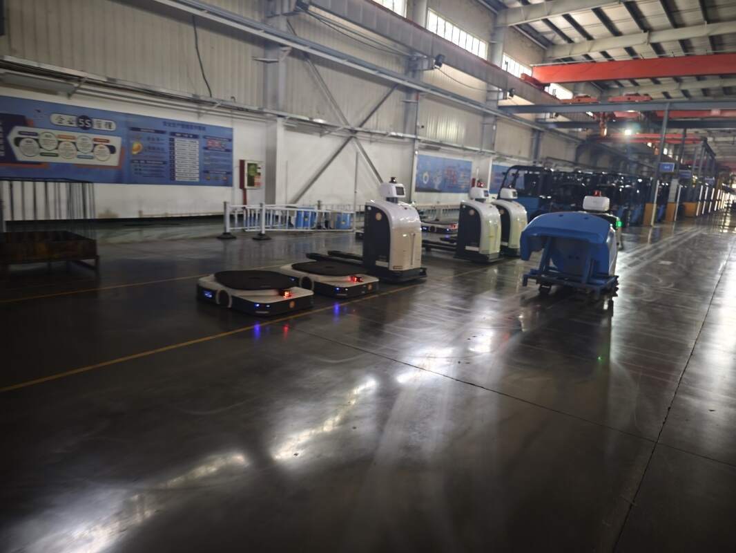 Application-suggestions for stand-on electric pallet trucks during holiday-seaso