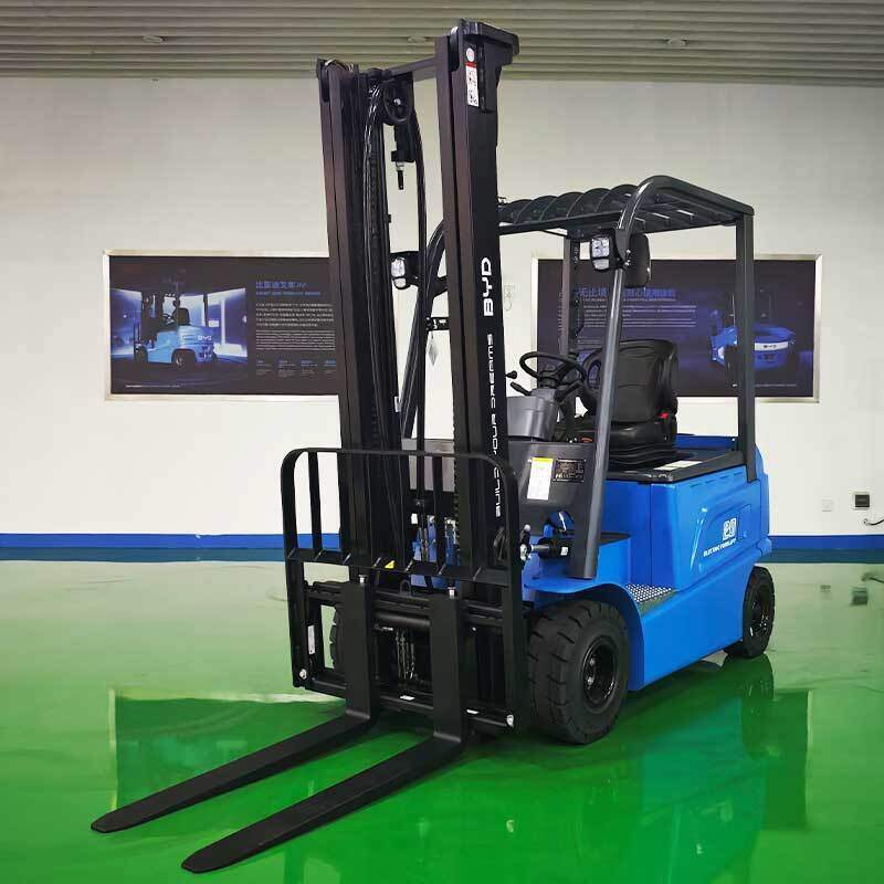 Application-guidance for compact electric forklifts when ret