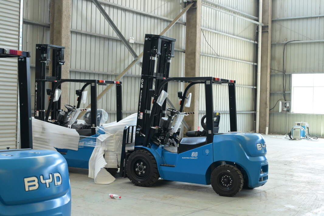 Platform suspension-related parameters for stand-on electric