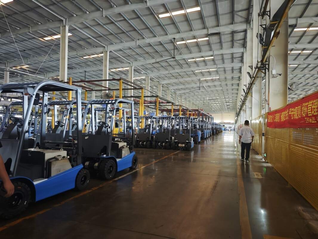 Forklift Wear Parts: What Wears Out First and When to Replac