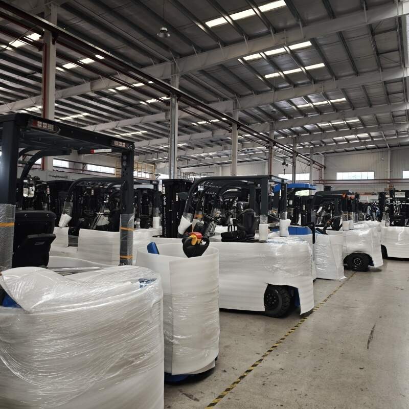 Comparison of stand-by and ride-on electric forklifts, match