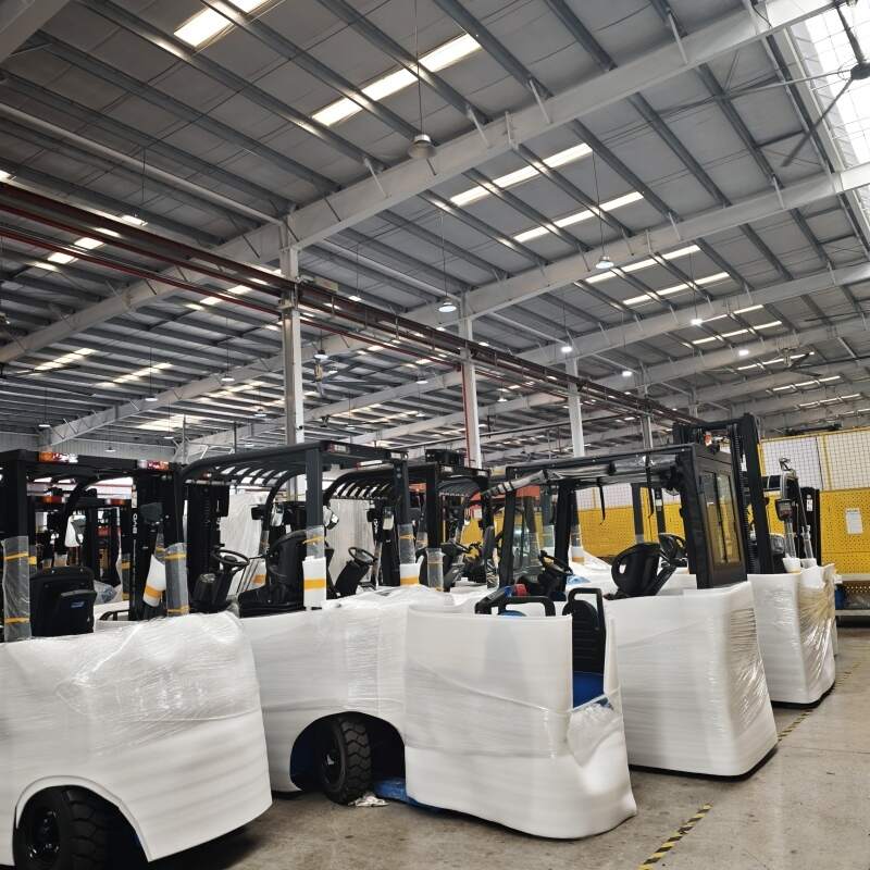 BYD lithium battery forklift helps feed enterprises reduce c