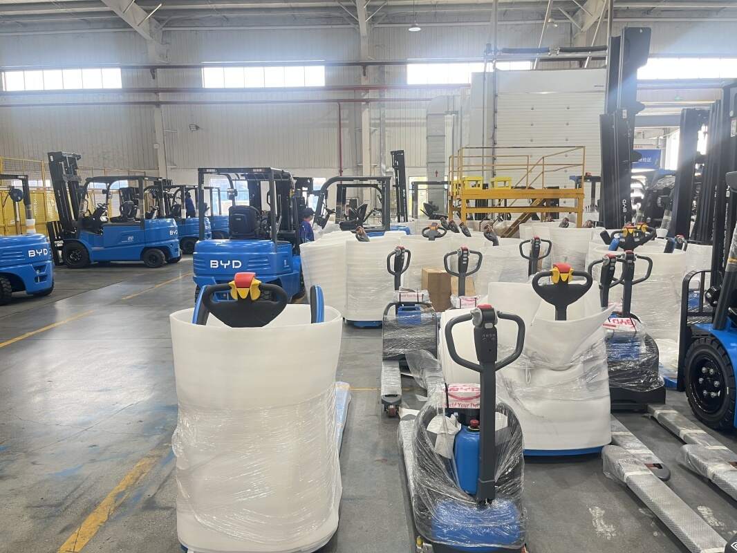BYD forklift petrochemical industry warehousing and handling