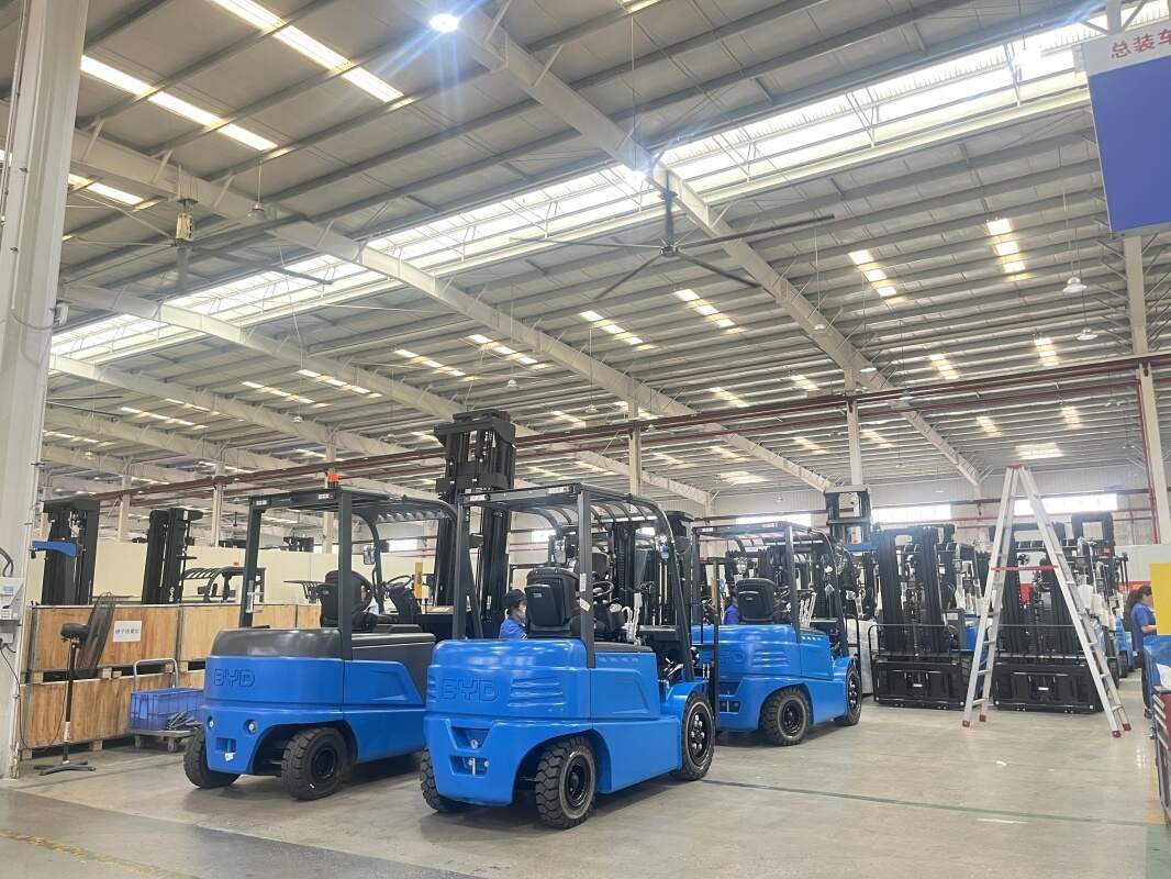 BYD forklift food and beverage industry warehousing and hand